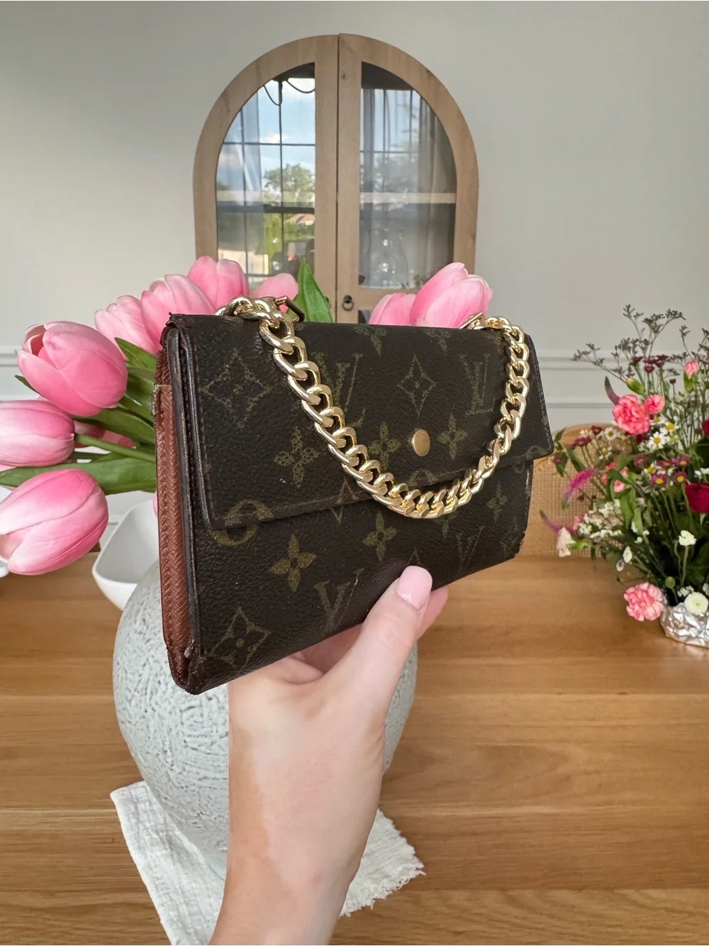 ✅AUTH✅LOUIS VUITTON WALLET IN A CHAIN